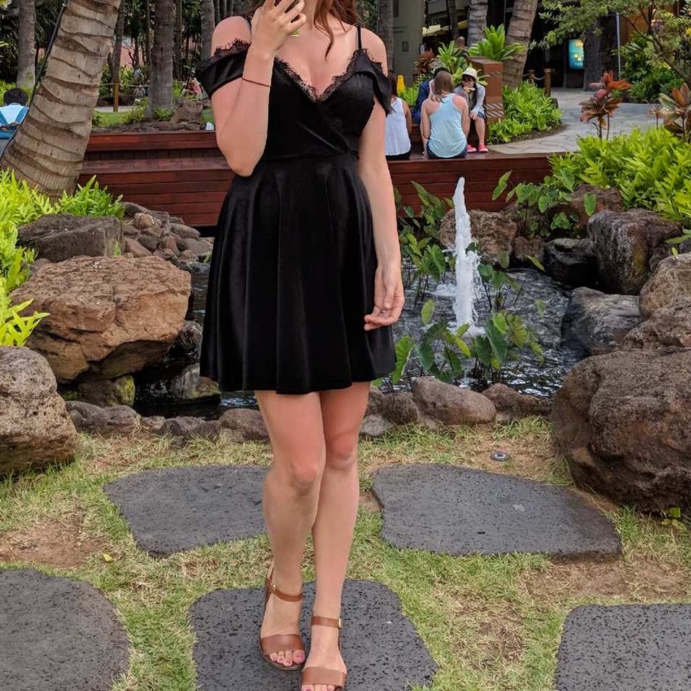 Lulus black dress